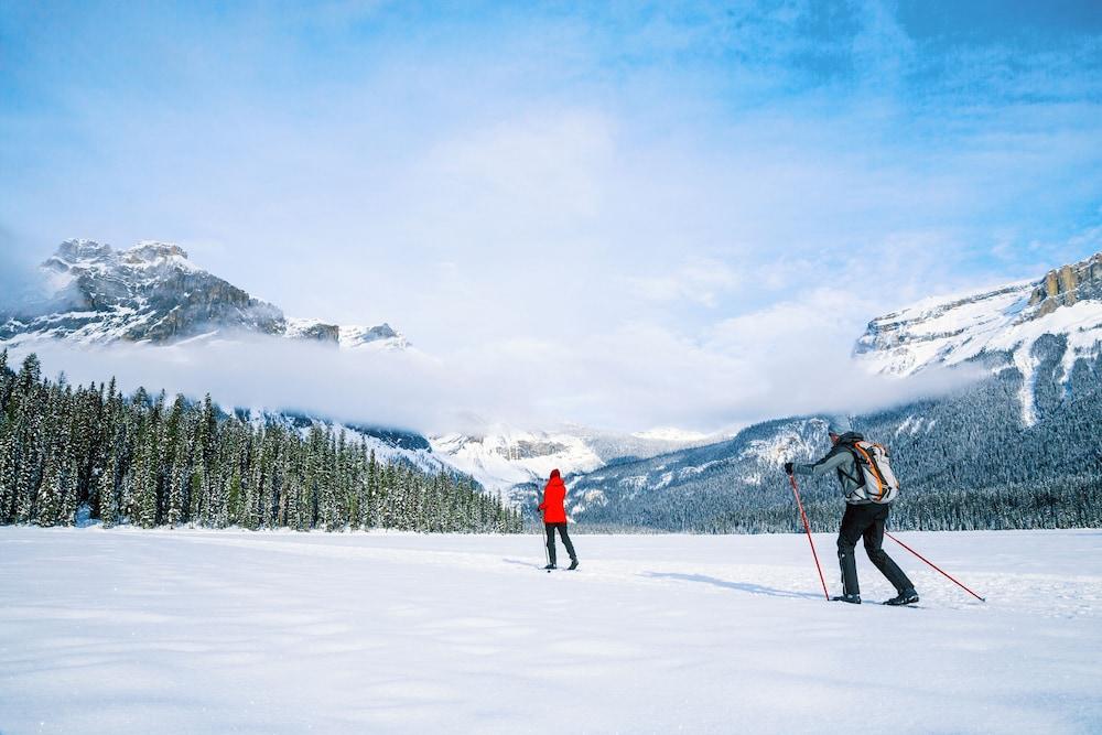 Emerald Lake Lodge Field Exterior foto