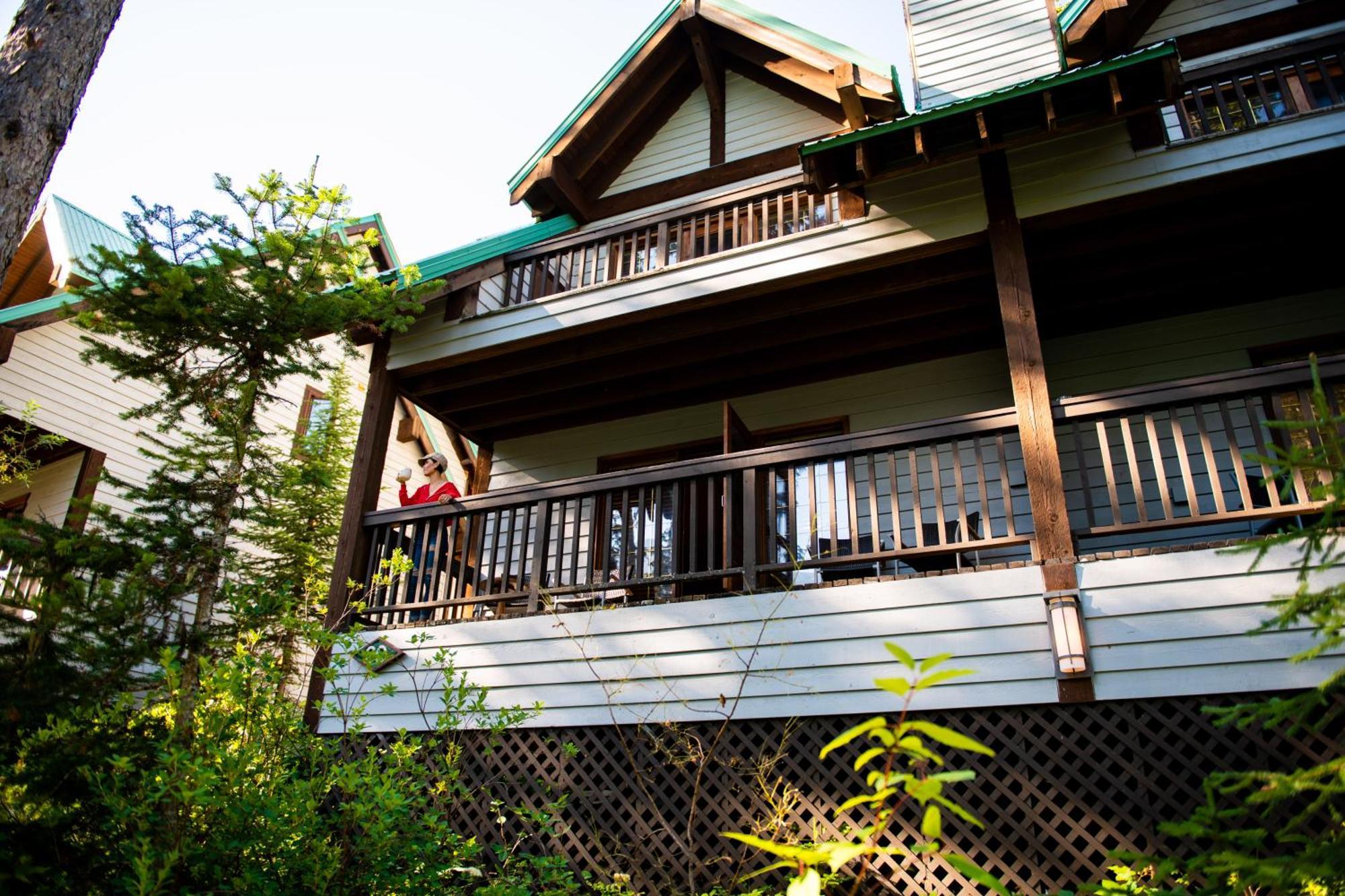 Emerald Lake Lodge Field Exterior foto