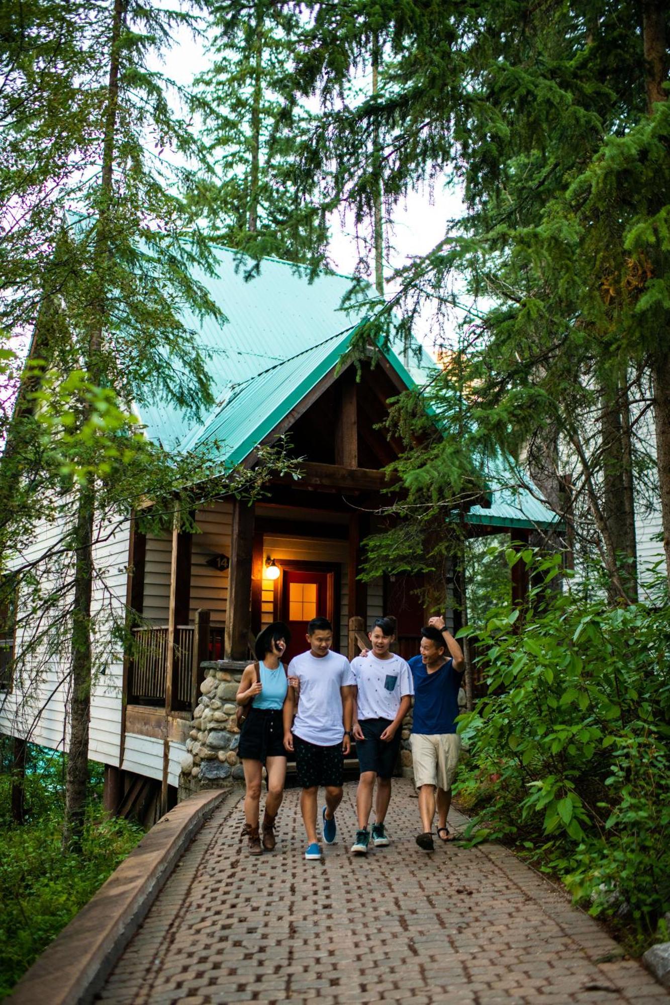 Emerald Lake Lodge Field Exterior foto