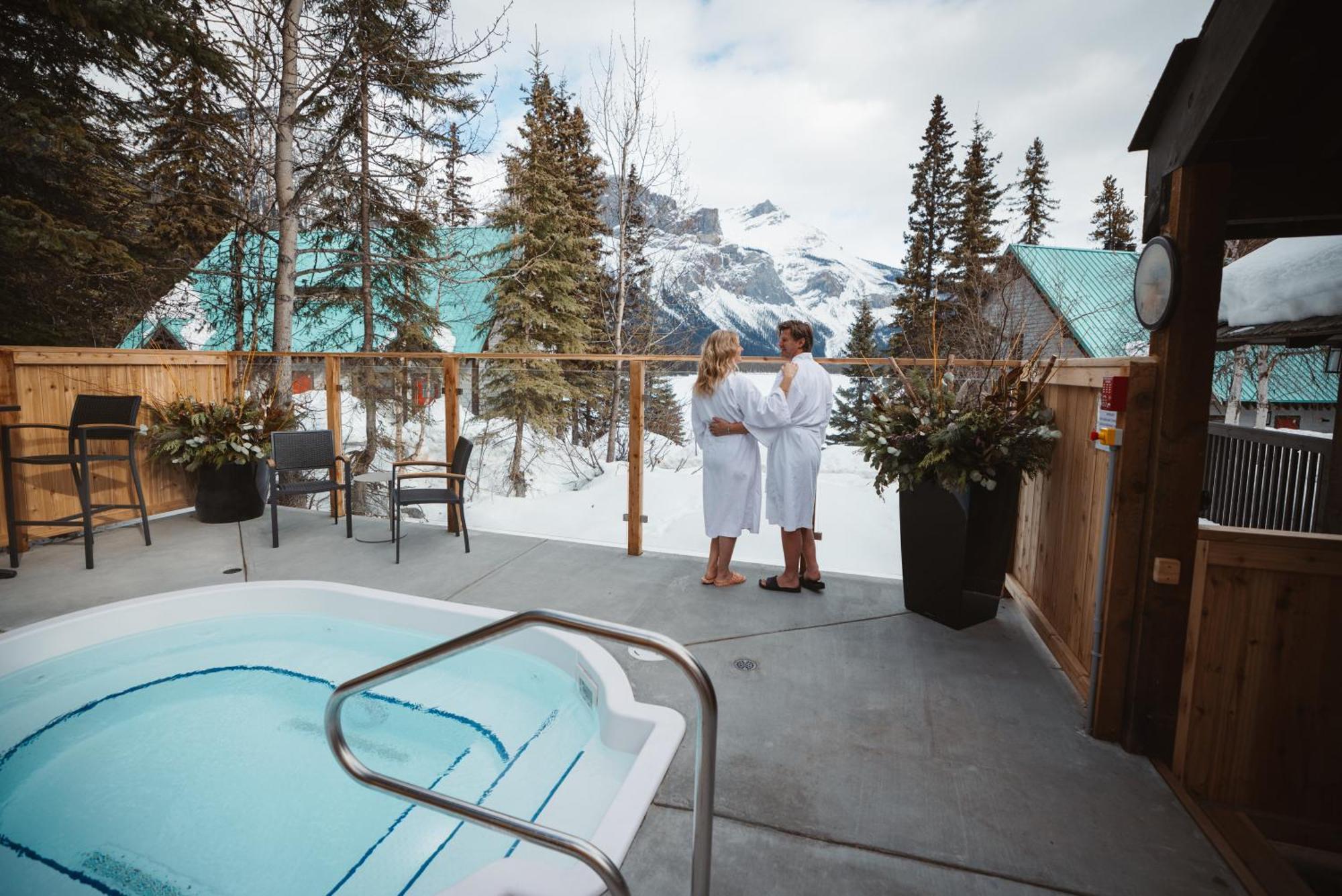 Emerald Lake Lodge Field Exterior foto